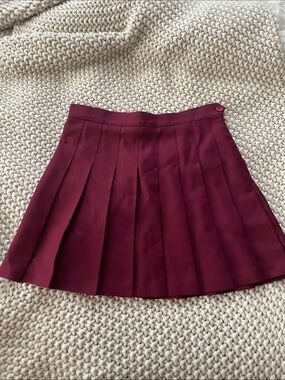 American Apparel Pleated Mini Skirt in Burgundy